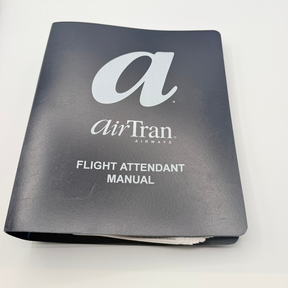 AirTran Airways Flight Attendant Manual Navy Blue 7-Ring Binder Vintage Aviation